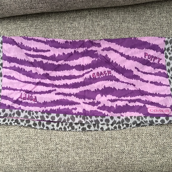 Coach Poppy Scarf - Picture 3 of 3